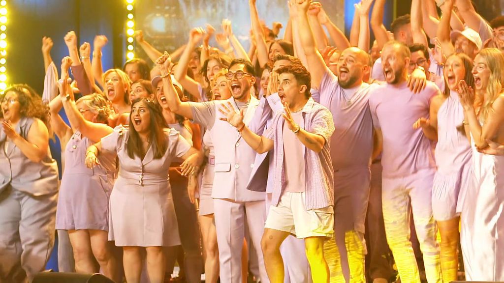 El pase de oro más multitudinario de la historia 'Got Talent' es para 'Modern Choir', un coro de 100 personas Got Talent Temporada 11 Top Vídeos 151