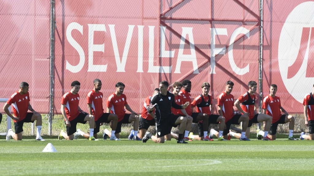 Guido Bonini, dirigiendo el calentamiento