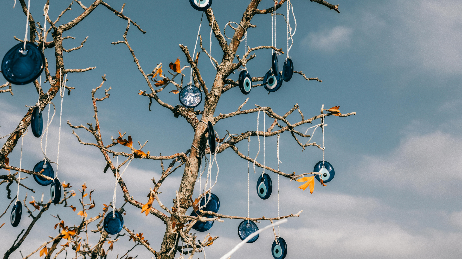Hay muchos amuletos populares pensados para proteger de este mal