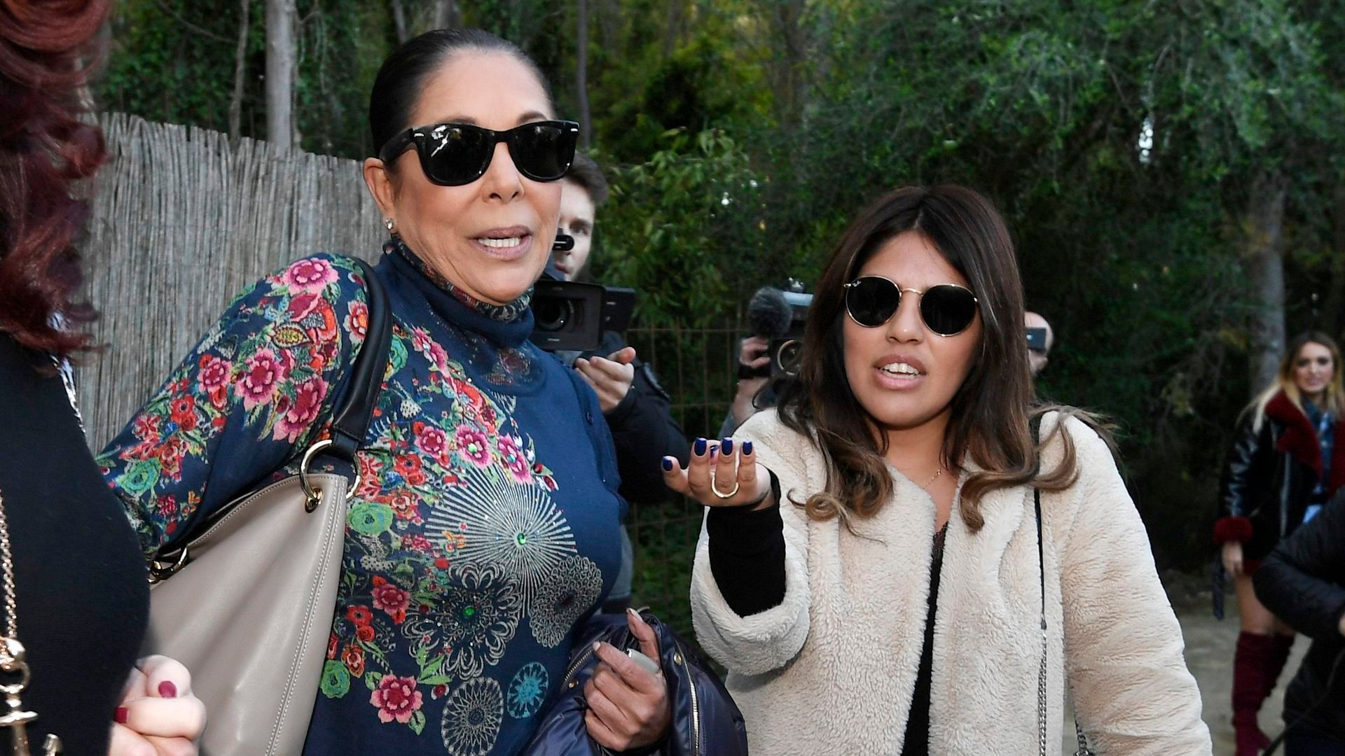 Isabel Pantoja y su hija Isa