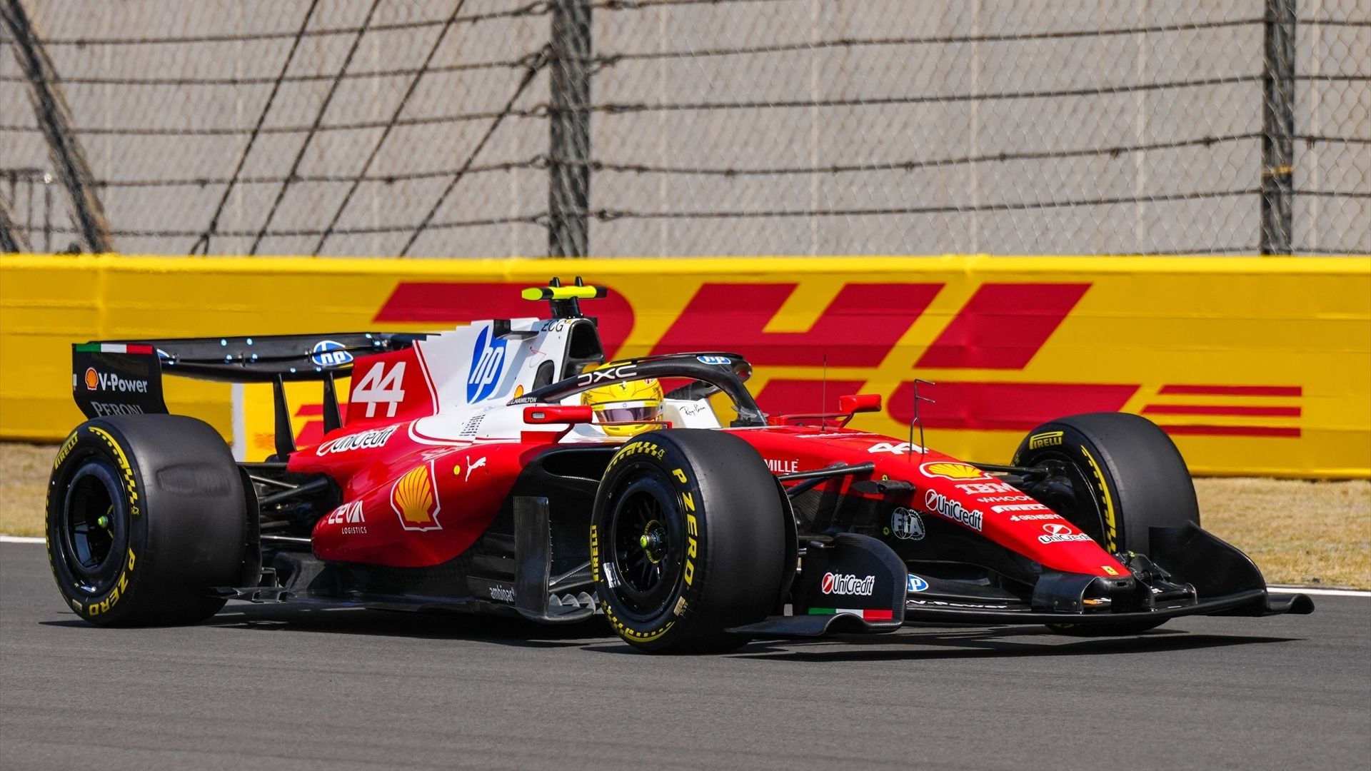 Lewis Hamilton durante la primera sesión de entrenamientos libres del Gran Premio de China
