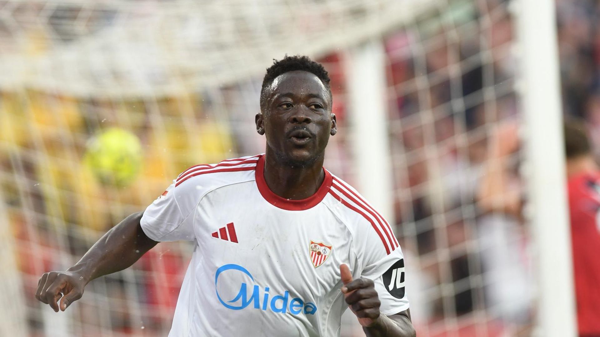 Akor Adams celebra su gol contra el Rayo