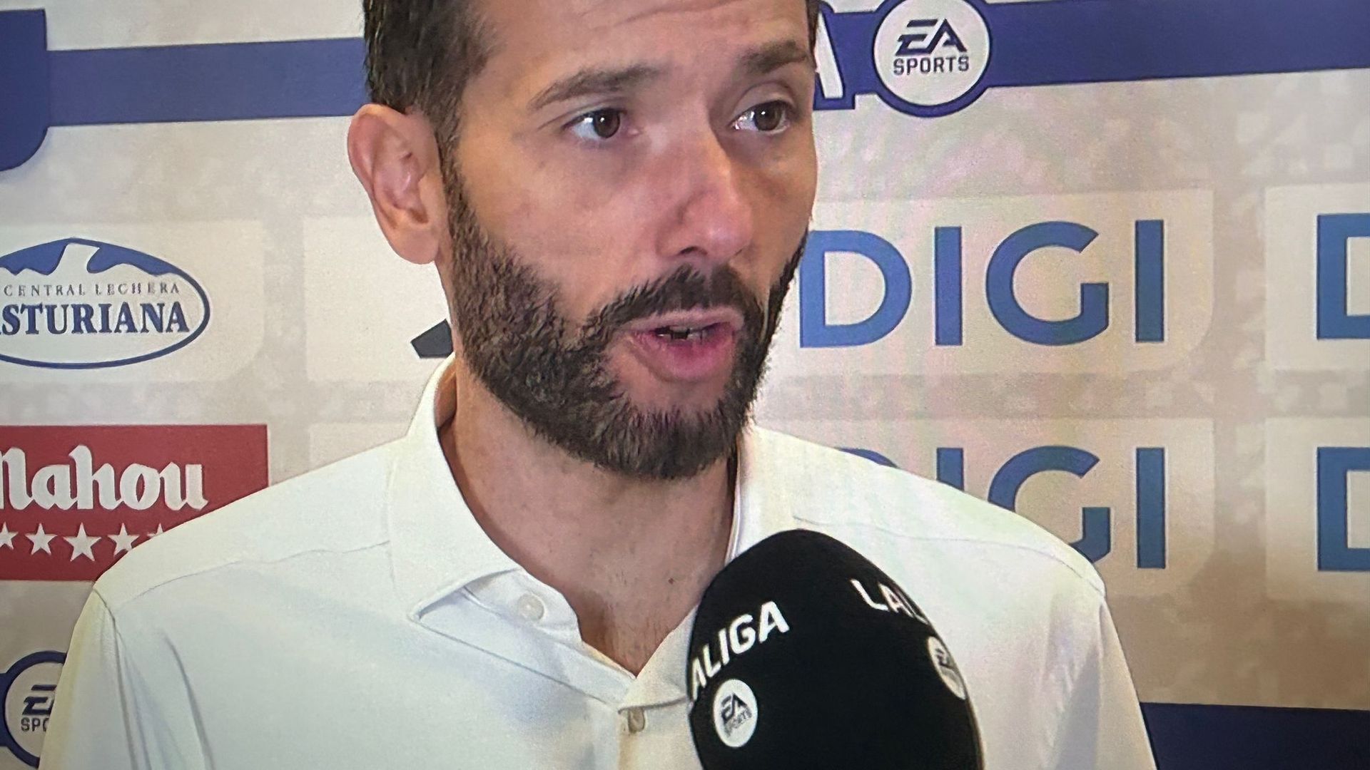 Carlos Corberán en la previa