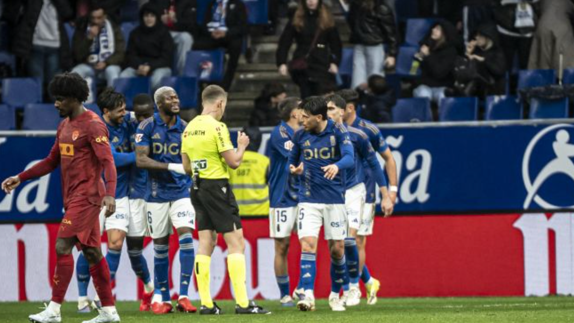 David Costa marca ante el Valencia CF