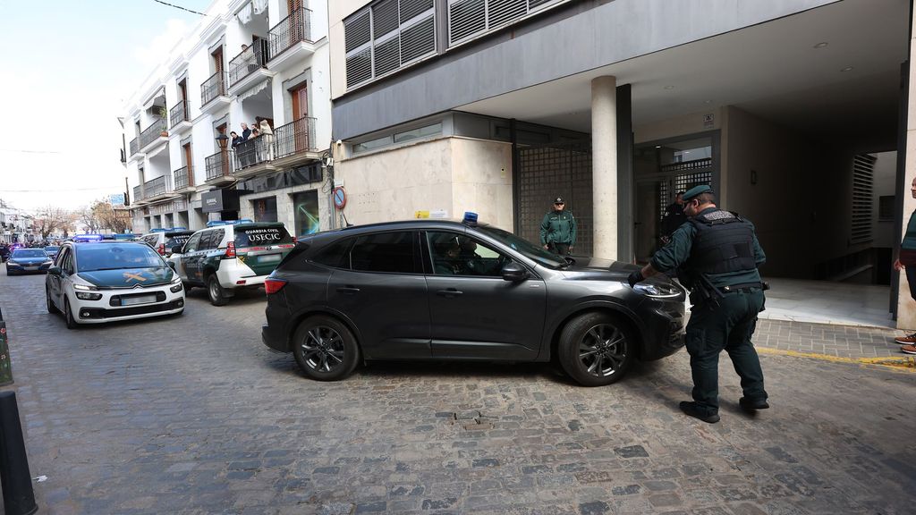 Los detenidos por la muerte de Francisca Cadenas llegan al Juzgado de Villafranca a declarar entre gritos de 'asesinos'