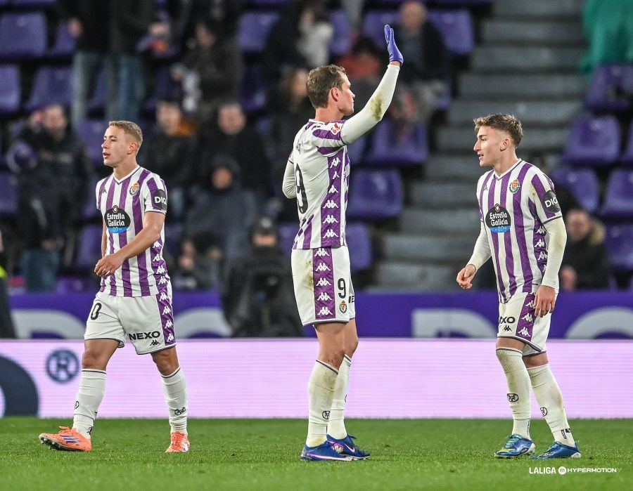 Latasa celebra su gol ante el Leagnés.