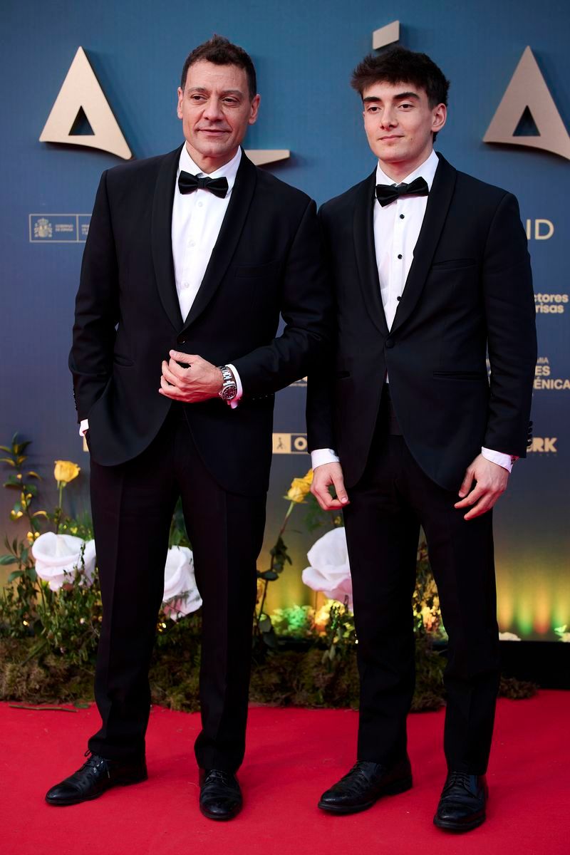 Leo Ayyashi, el nieto pequeño de Gemma Cuervo, junto a su padre, Omar Ayyashi, en 2025