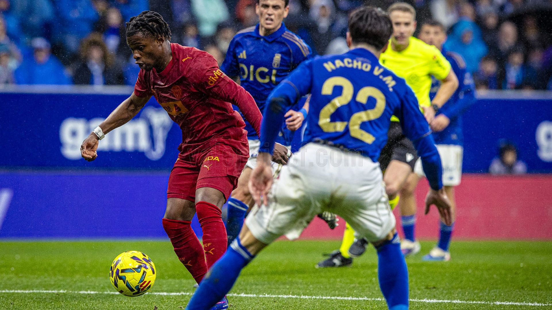 Ramazani ante el Oviedo