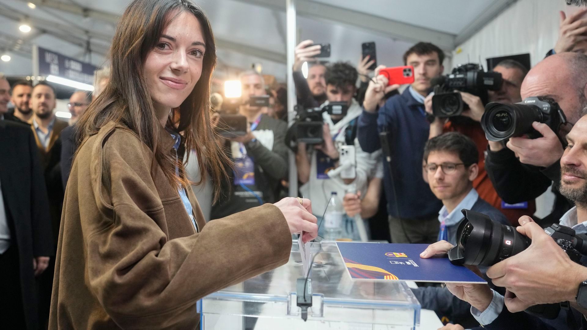 Aitana Bonmatí votando a la presidencia del FC Barcelona