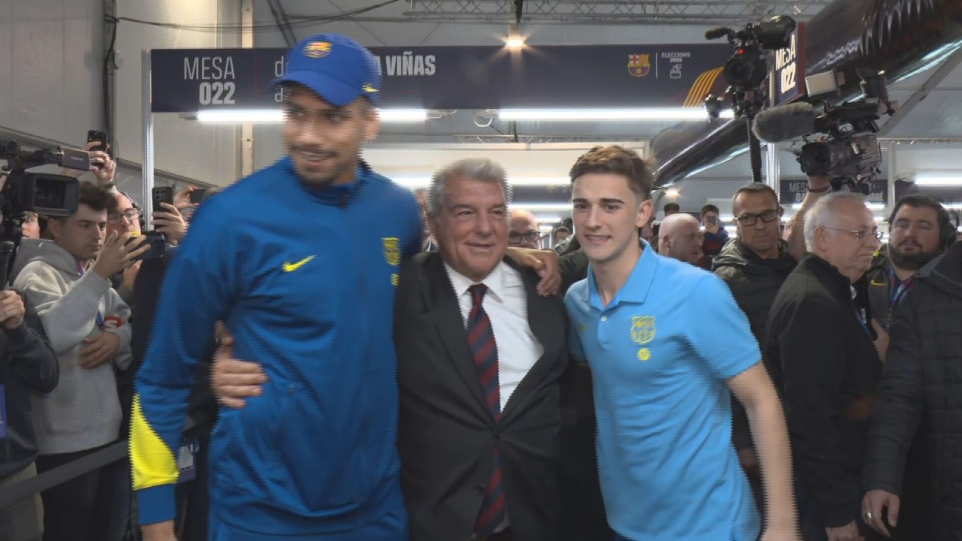 Araújo y Gavi votando en las elecciones del FC Barcelona