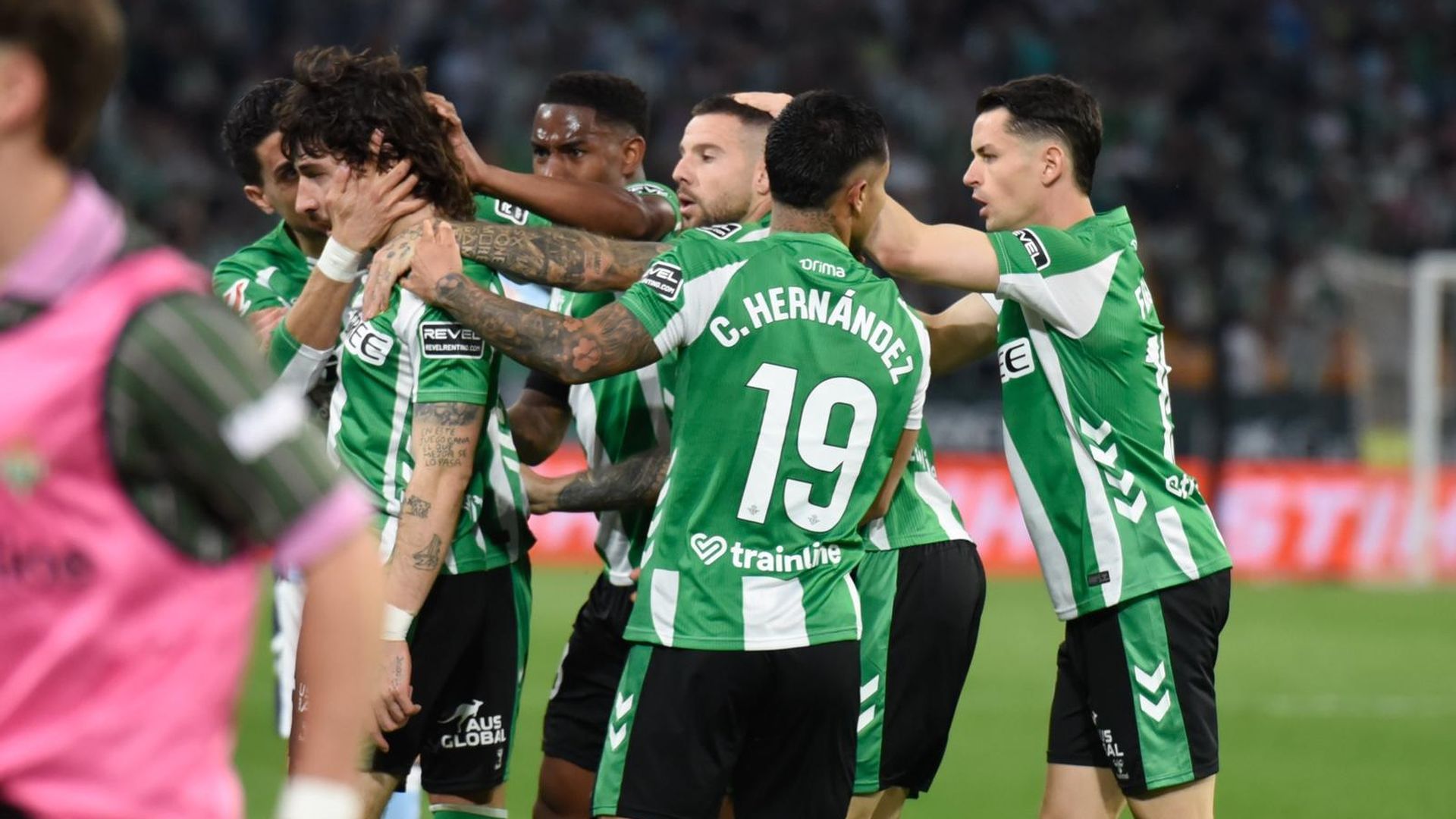 Celebración del gol de Héctor Bellerín, en el Betis - Celta