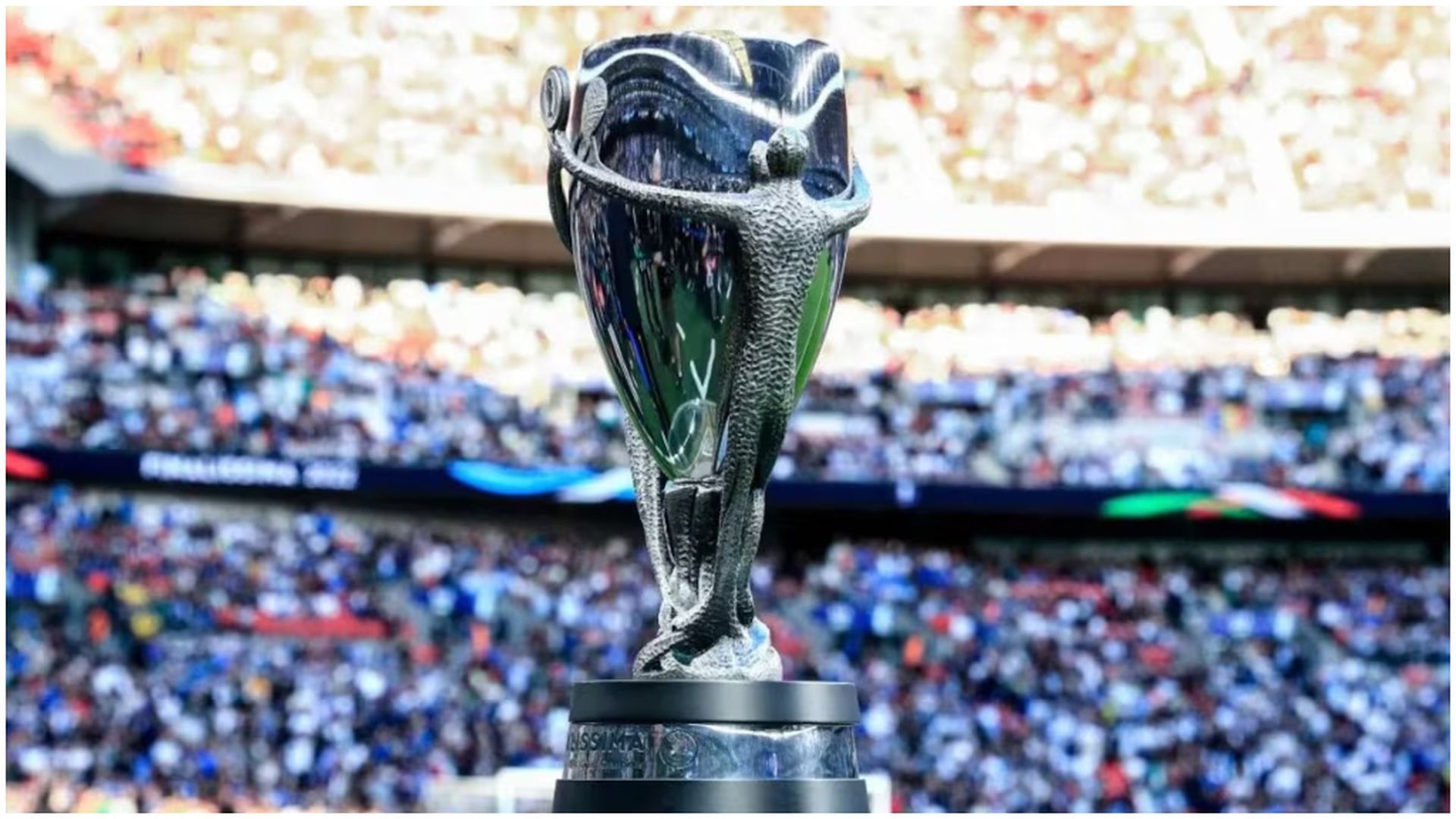 El trofeo de la Finalissima El trofeo de la Finalissima