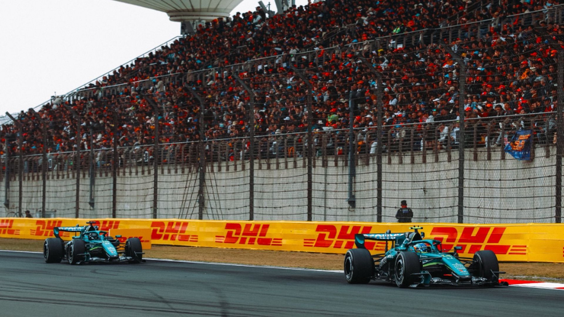 Fernando Alonso y Lance Stroll, en China