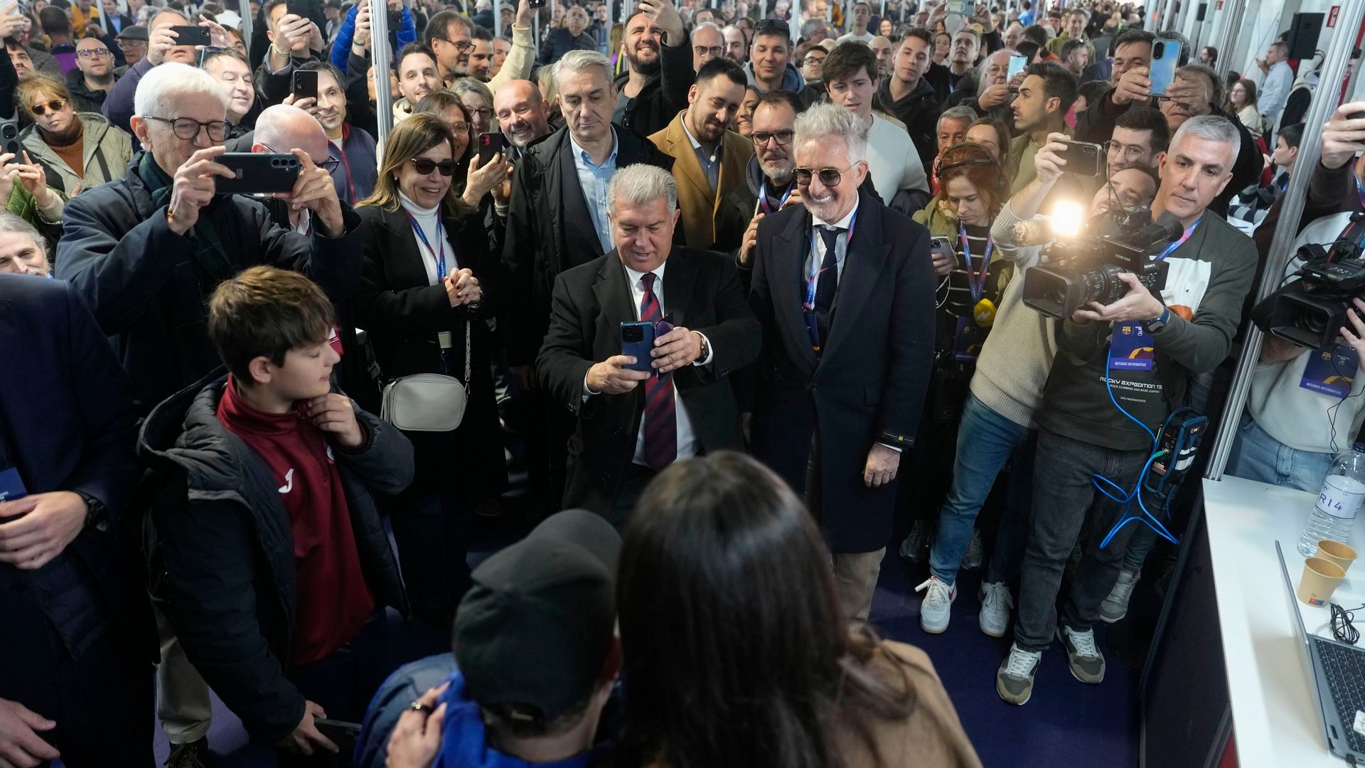 Joan Laporta votando a la presidencia del FC Barcelona