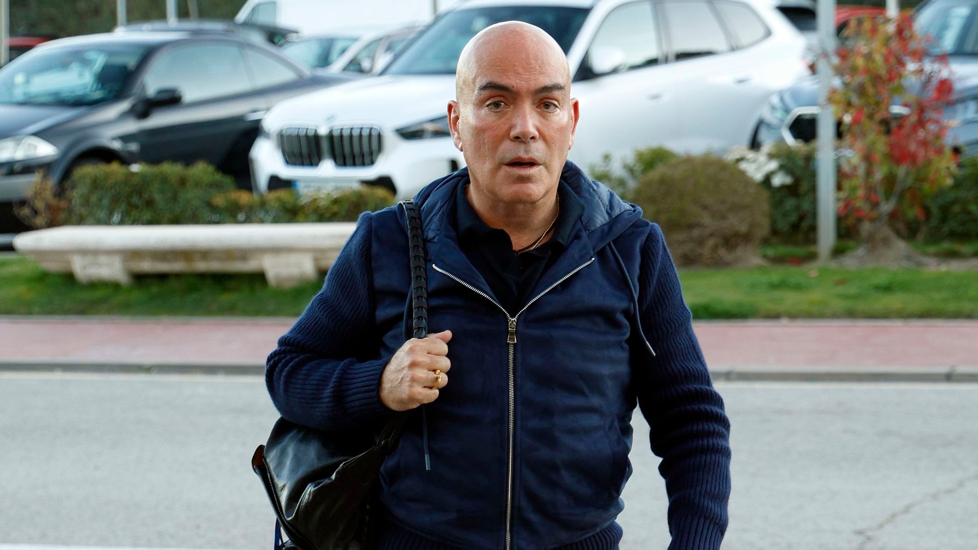 Kike Sarasola en el tanatorio para dar el último adiós a Gemma Cuervo