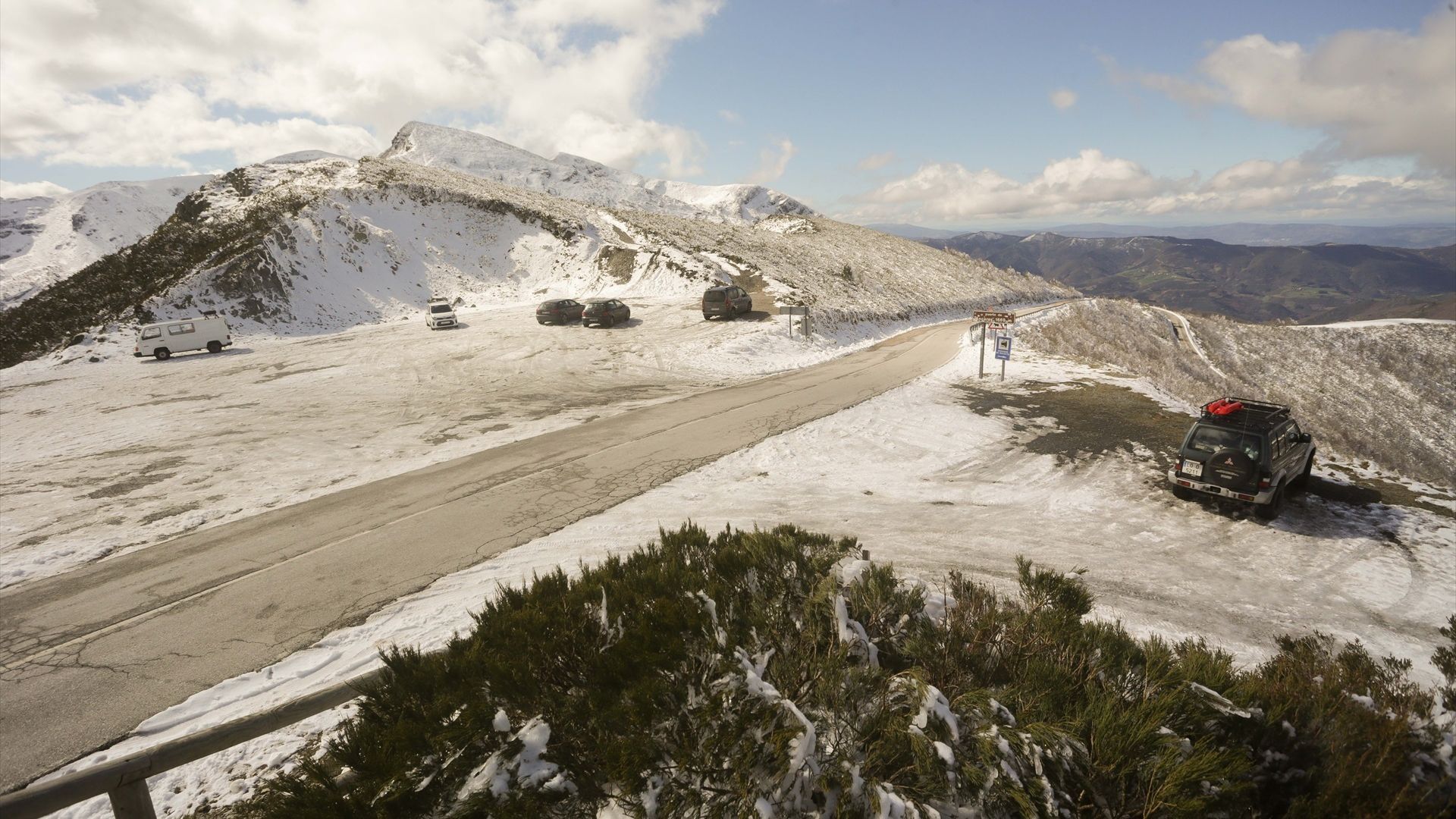 La aldea de Vilela se sitúa en plena Serra dos Ancares (en la imagen, tras une nevada en 2022), frontera natural oriental de Galicia