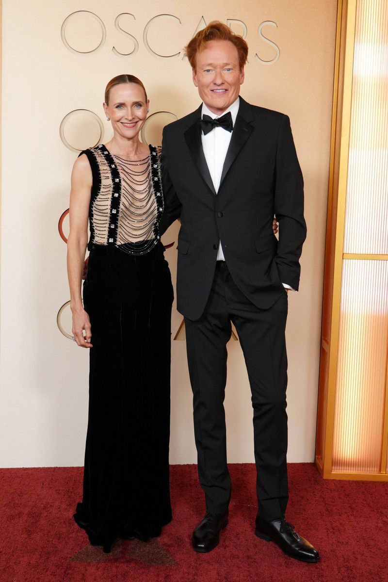 Liza Powel O'Brien y Conan O'Brien, en los Premios Oscar 2026
