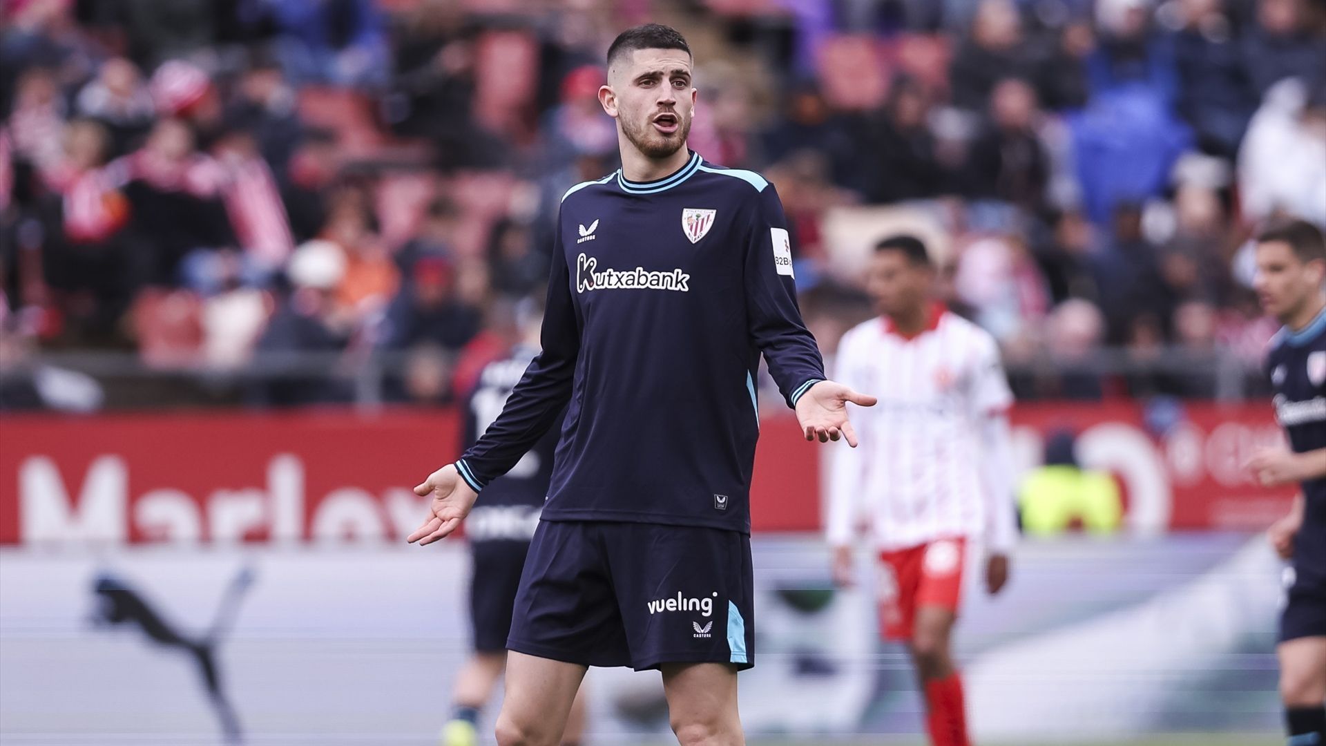 Oihan Sancet protesta durante el Girona-Athletic Oihan Sancet protesta durante el Girona-Athletic