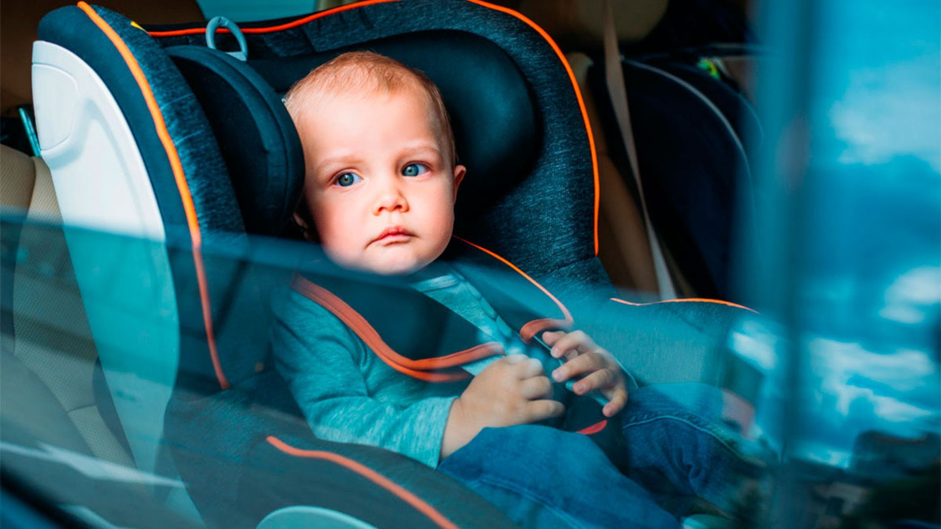 Sillita-de-bebé-para-coche