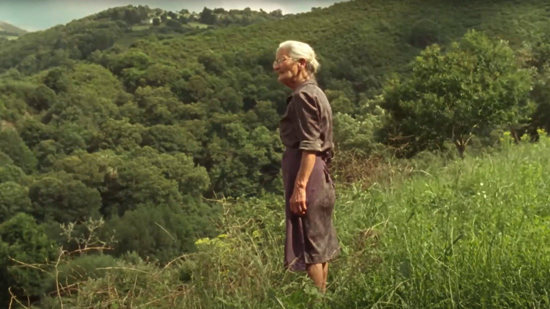 Un fotograma de 'O que arde', la anterior película de Oliver Laxe, que se rodó en su aldea de Vilela, en Os Ancares