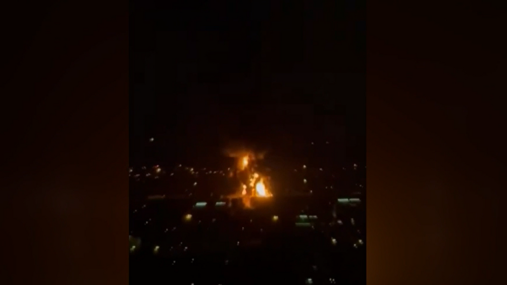 Así fue el incendio provocado por el ataque de unos drones en Dubái