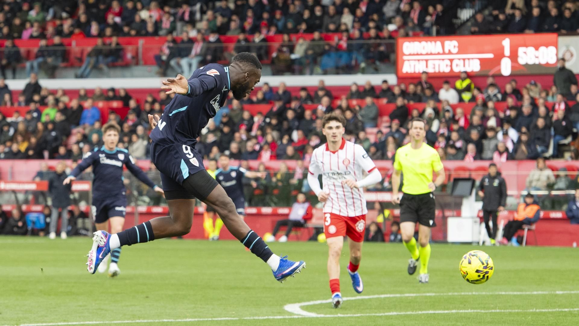 Centro de Iñaki Williams ante el Girona FC en Montilivi