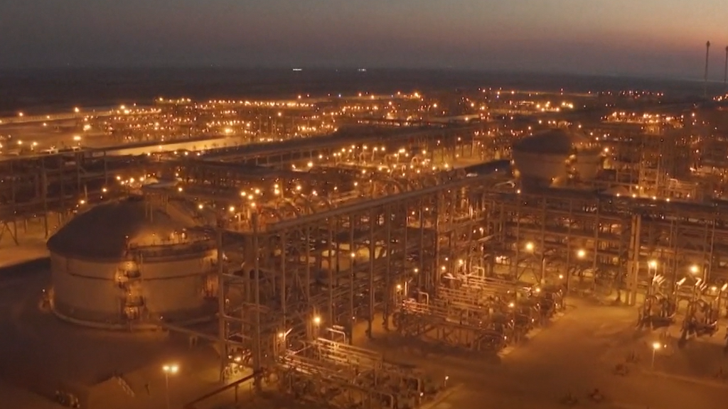 El bloqueo del Estrecho de Ormuz saca el 40% del petróleo del mercado