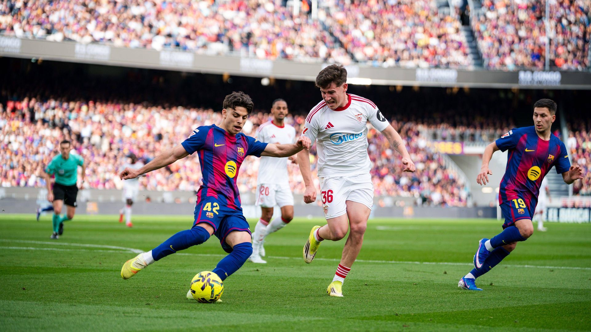 Oso, ante el FC Barcelona