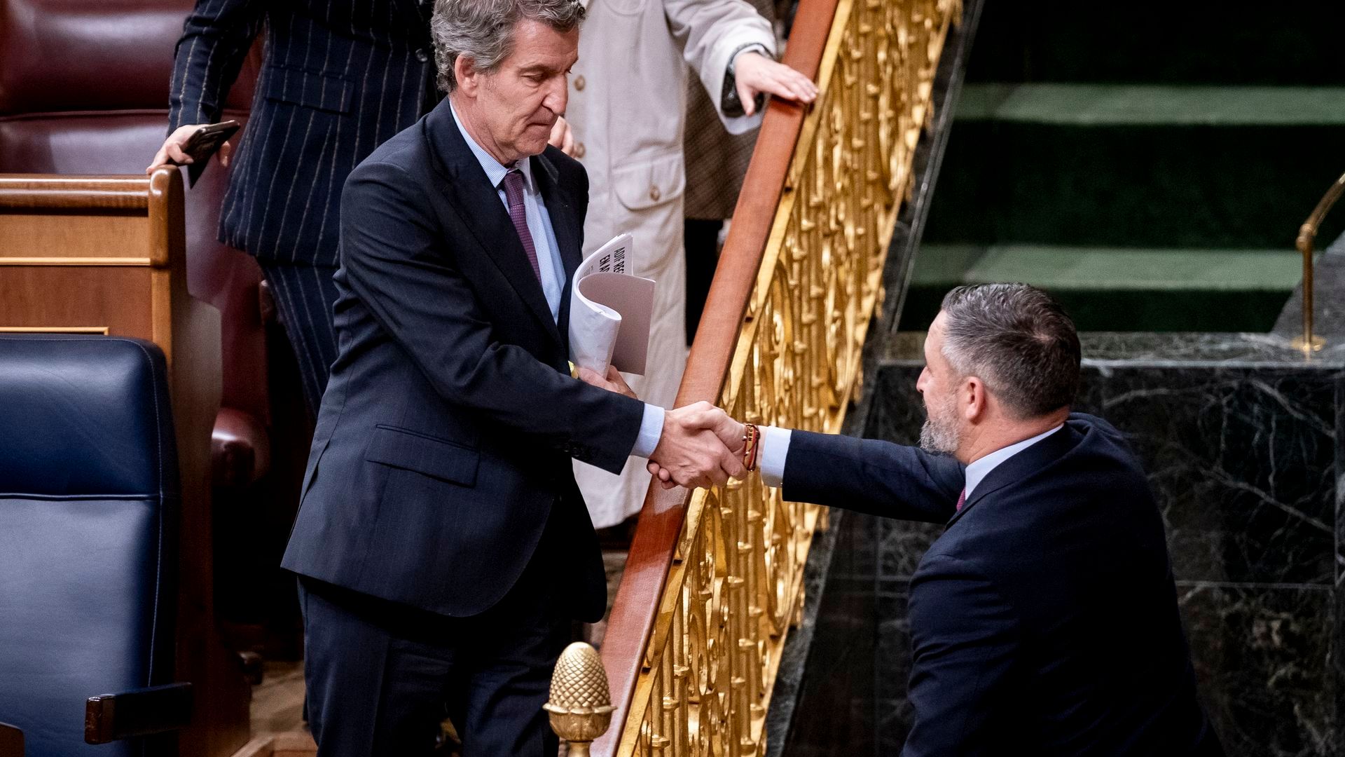 PP y Vox, abocados a entenderse en Extremadura, Aragón y ahora Castilla y León: Abascal supedita los pactos a un acuerdo programático y Feijóo pide "responsabilidad" PP y Vox, abocados a entenderse en Extremadura, Aragón y ahora Castilla y León: Abascal supedita los pactos a un acuerdo programático y Feijóo pide "responsabilidad"