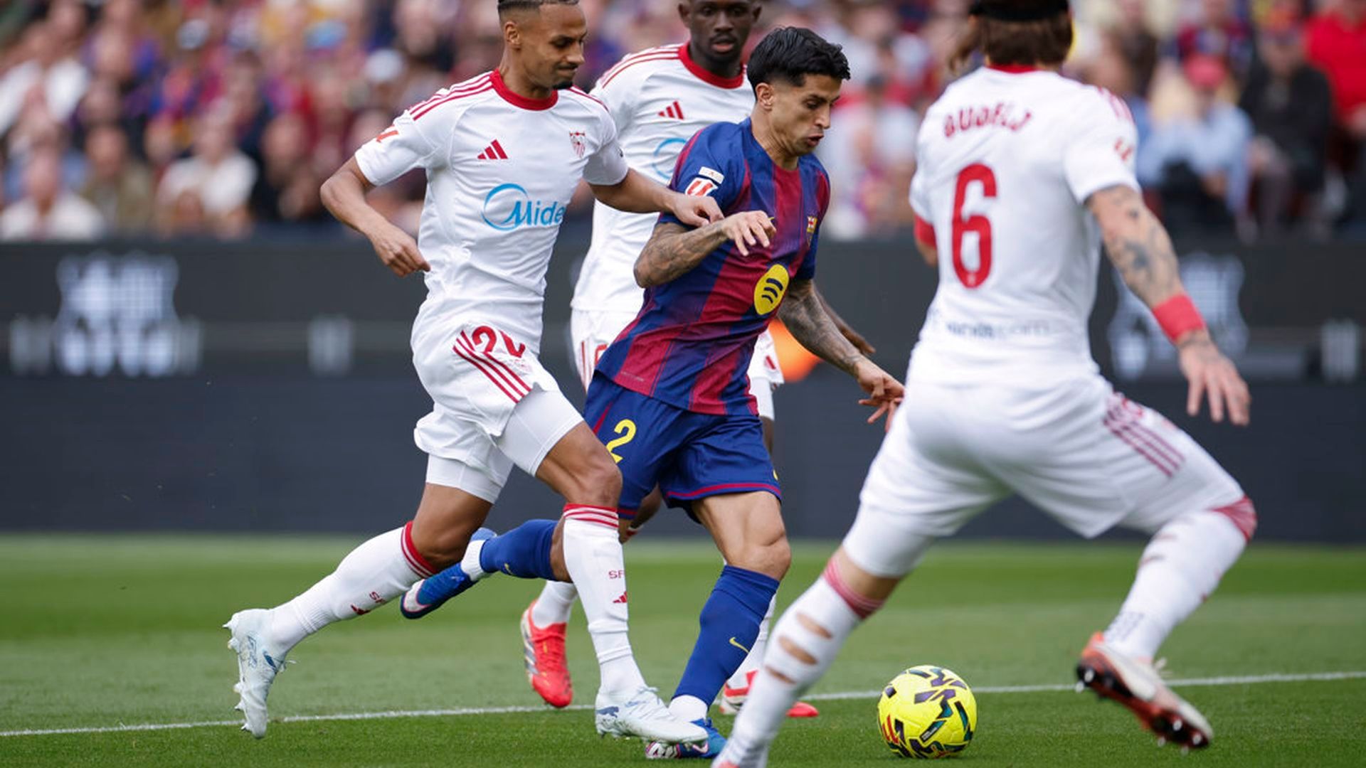 Sow comete penalti sobre Joao Cancelo en el Barcelona-Sevilla