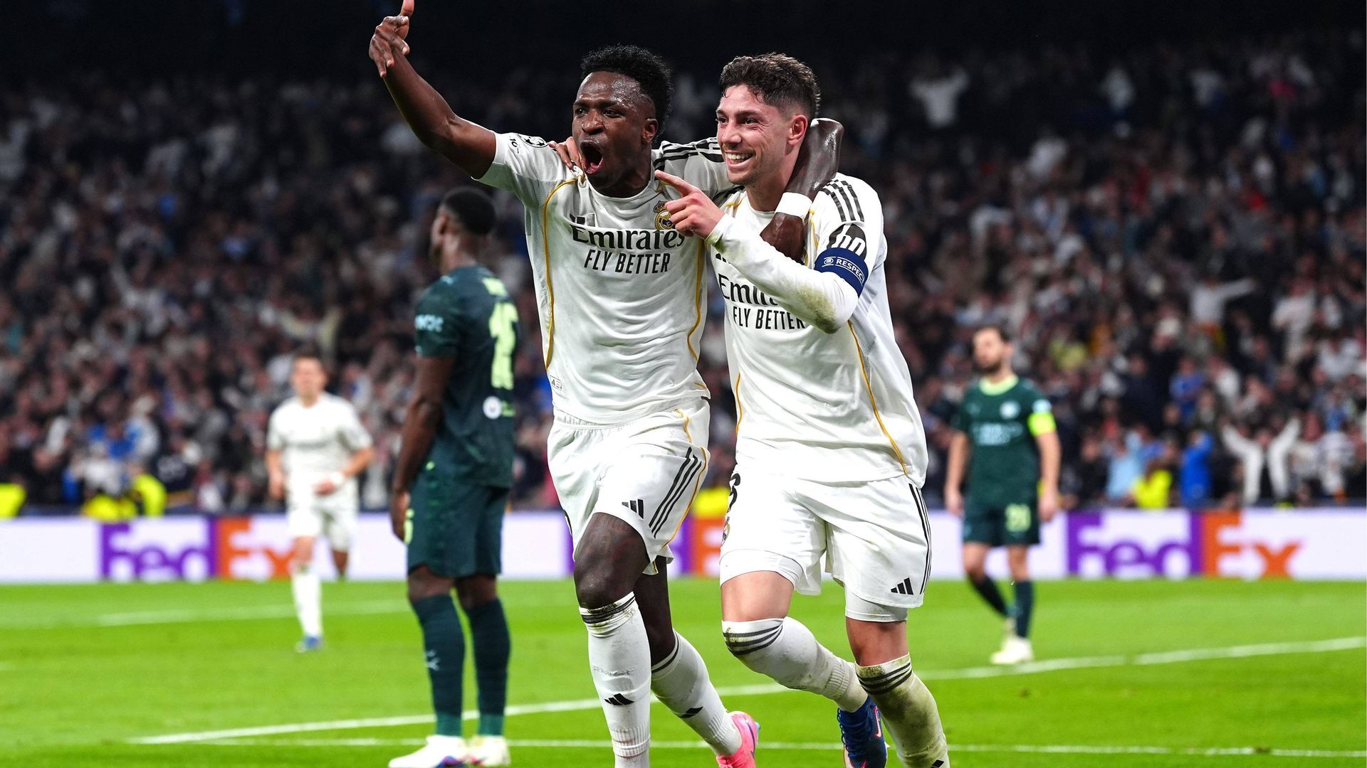 Vinicius y Valverde ante el City