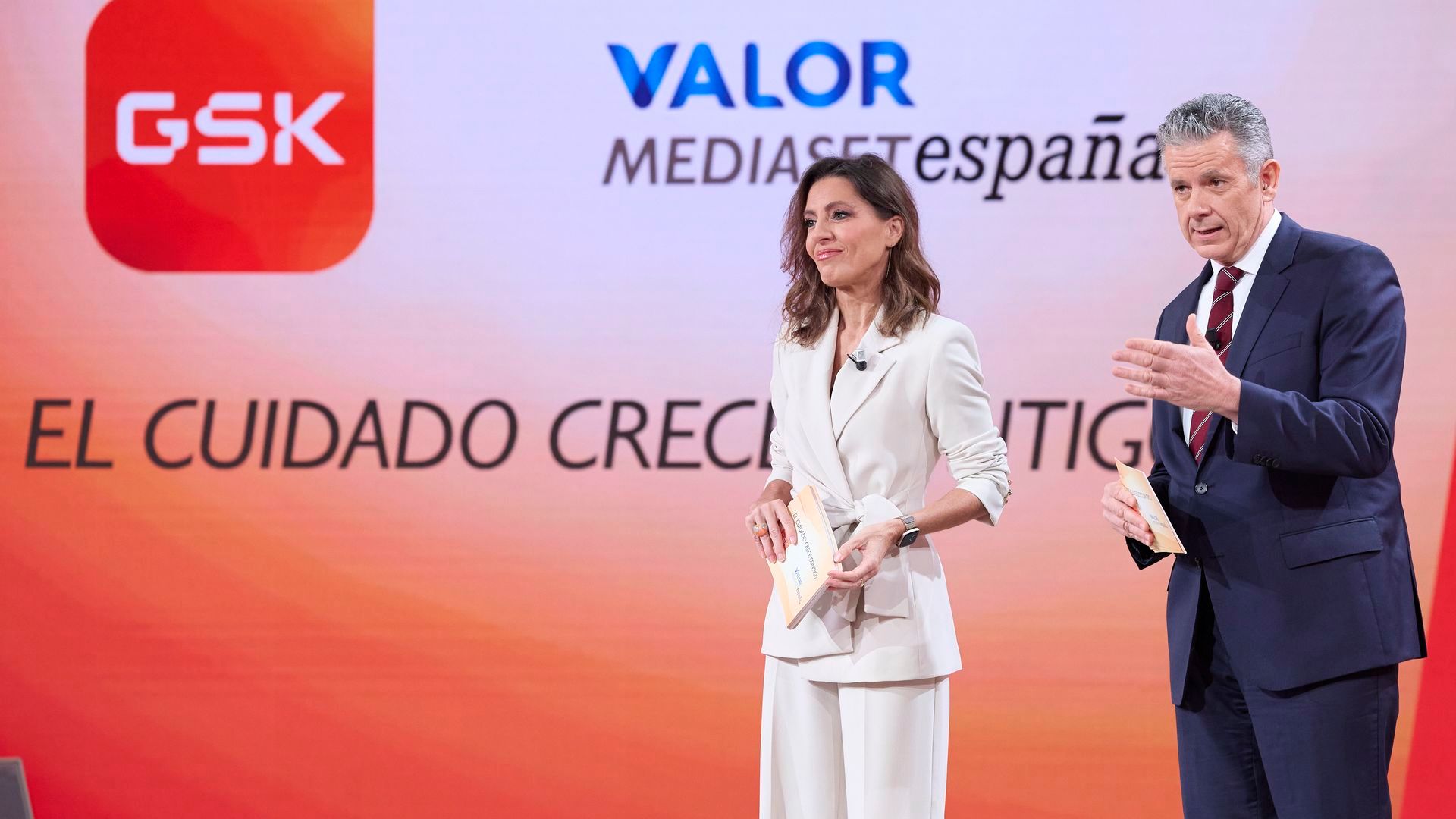 Ángeles Blanco y Roberto Arce en el encuentro entre Valor Mediaset y GSK