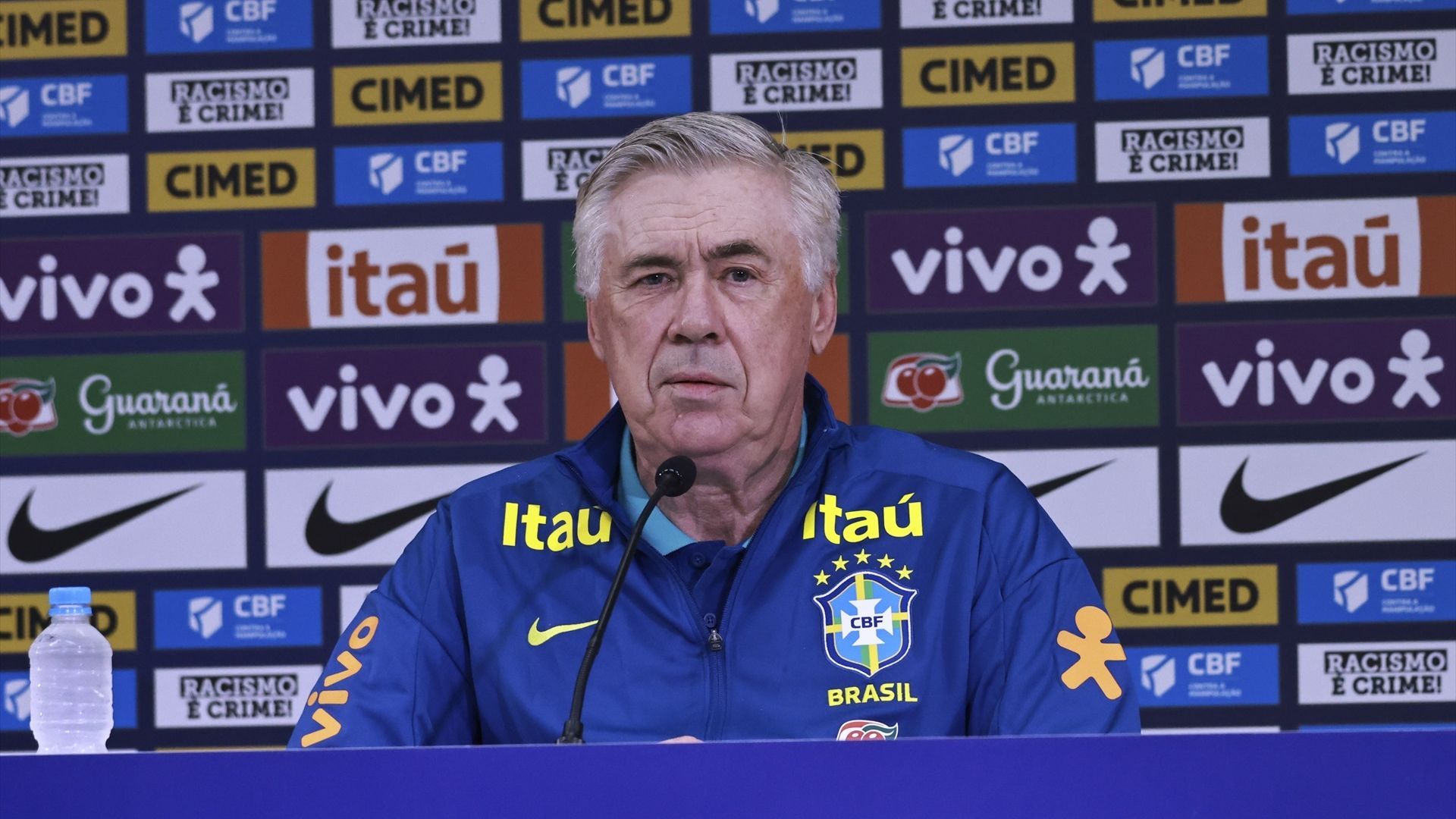 Carlo Ancelotti en una rueda de prensa como seleccionador de Brasil