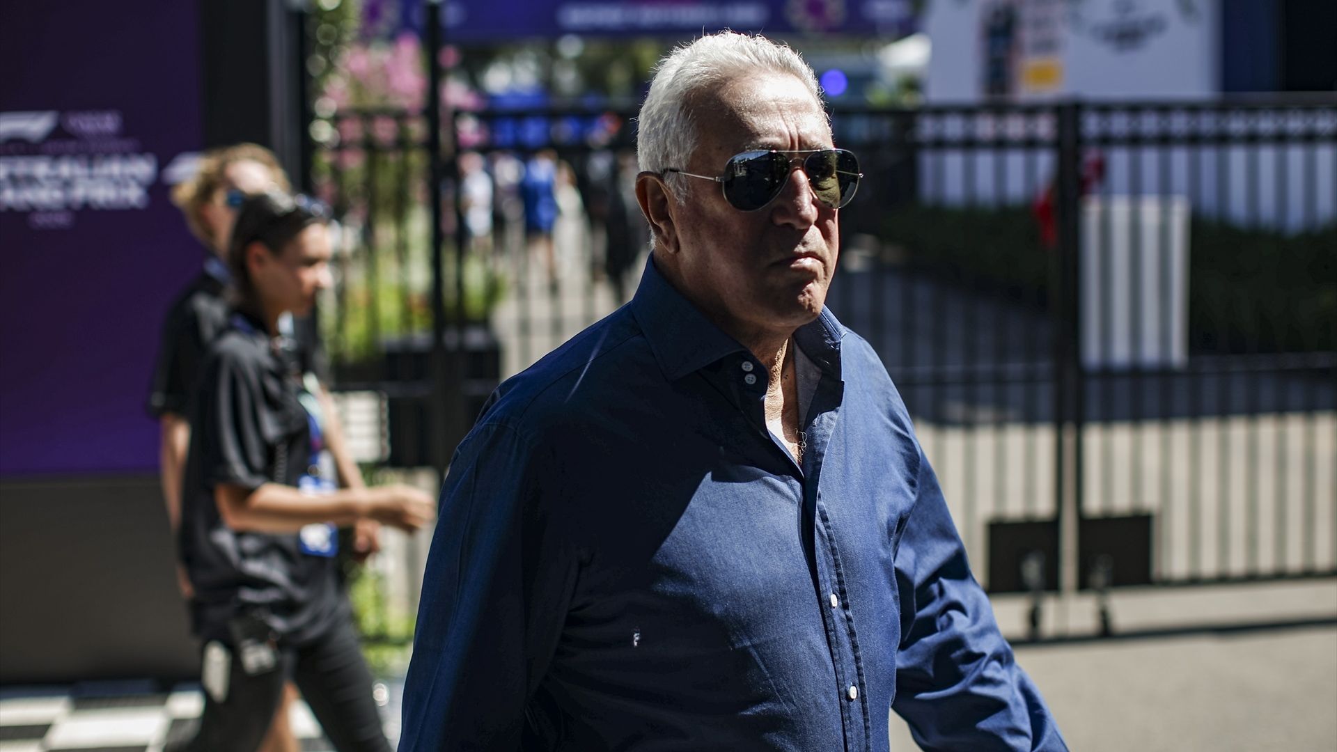 Lawrence Stroll entrando al paddock del circuito de Albert Park esta temporada