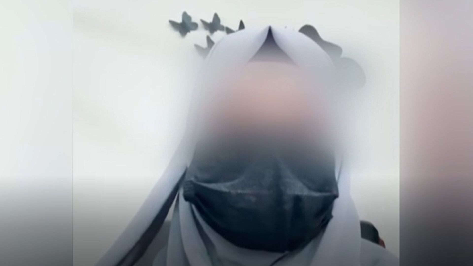 Arzu Amadi da la cara por las mujeres Afganas