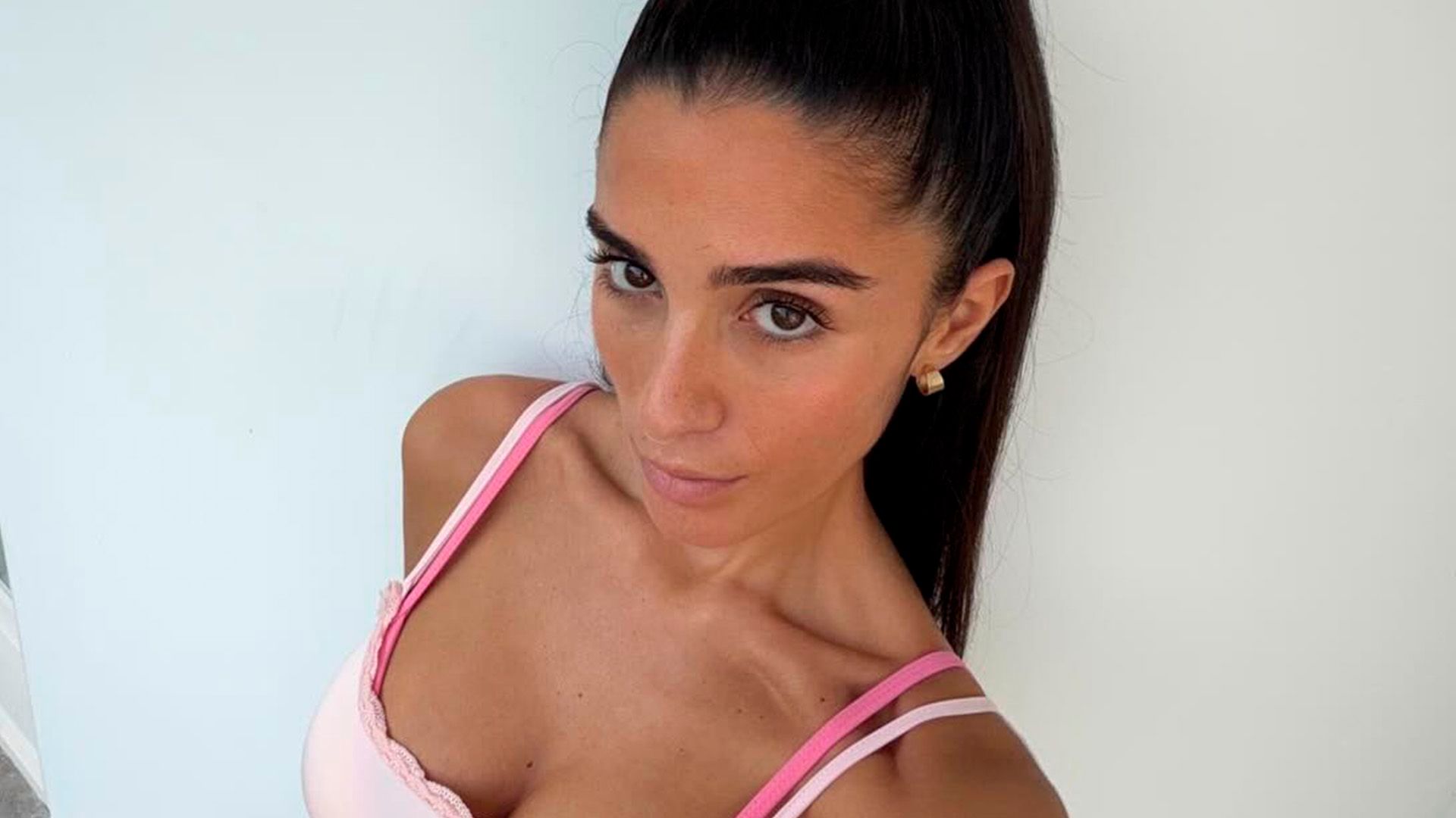 Claudia Martínez se sincera sobre la tristeza y la culpa que siente cada vez que se va de Barcelona