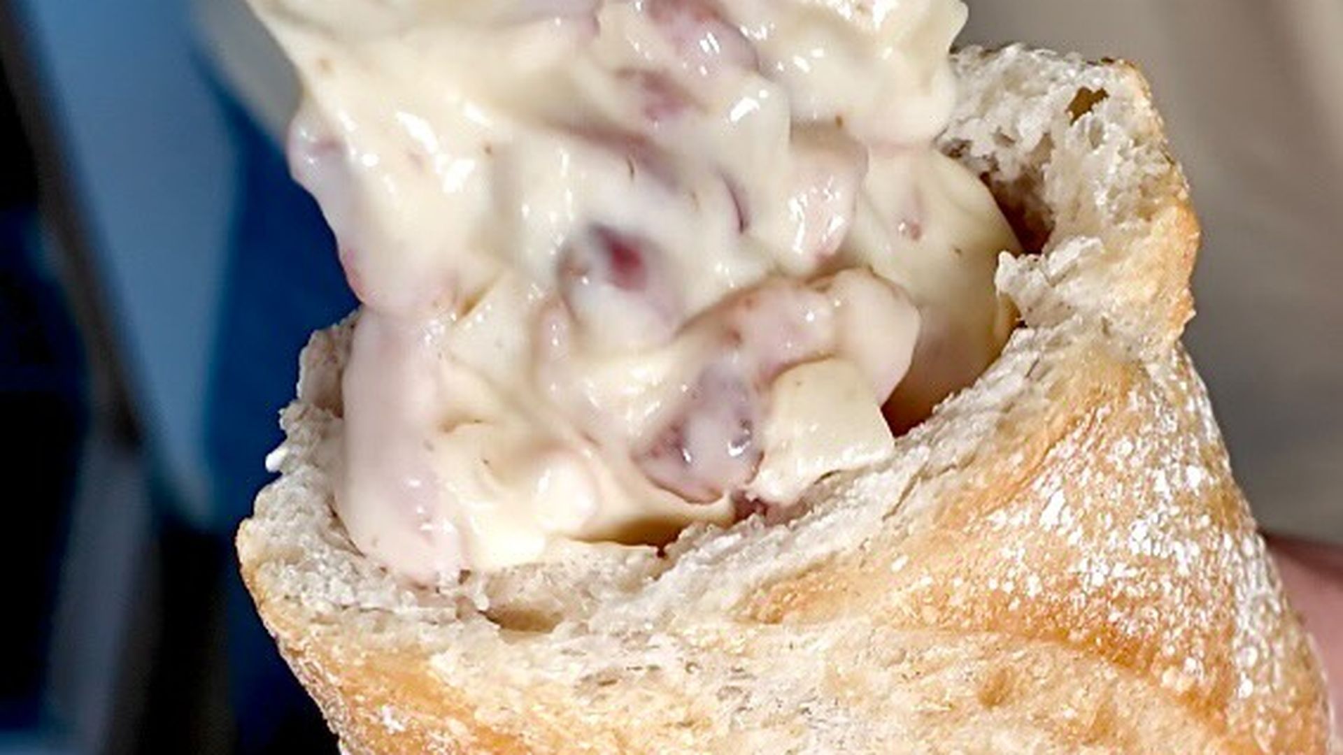 El bocadillo de croqueta El bocadillo de croqueta