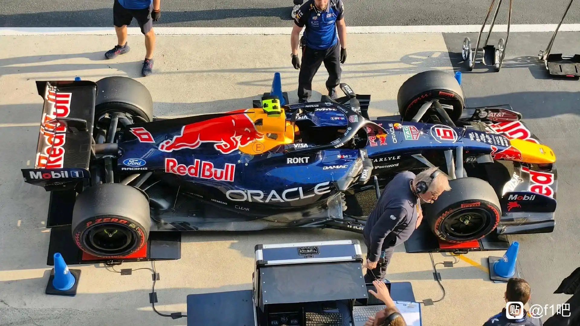 El monoplaza de Red Bull en el pesaje de la FIA en el Gran Premio de China esta temporada
