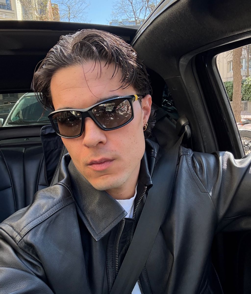 El nuevo look de Carlo Costanzia