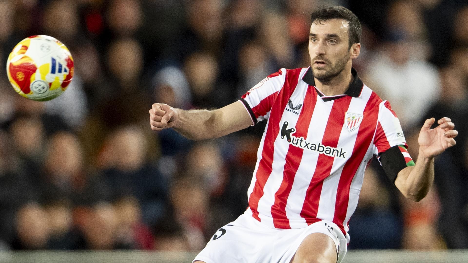 Iñigo Lekue en acción en la Copa en Mestalla