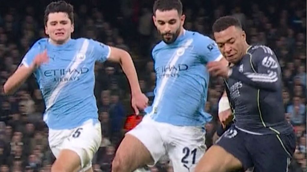 Estrada Fernández y los dos penaltis que no se pitaron en el City – Real Madrid: “Era penalti y roja”