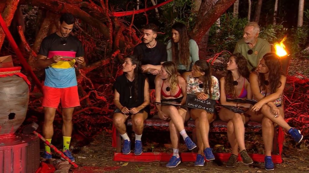 Los concursantes de Playa Derrota reaccionan al severo castigo de Jaime: "Menos mal que no me ha tocado"