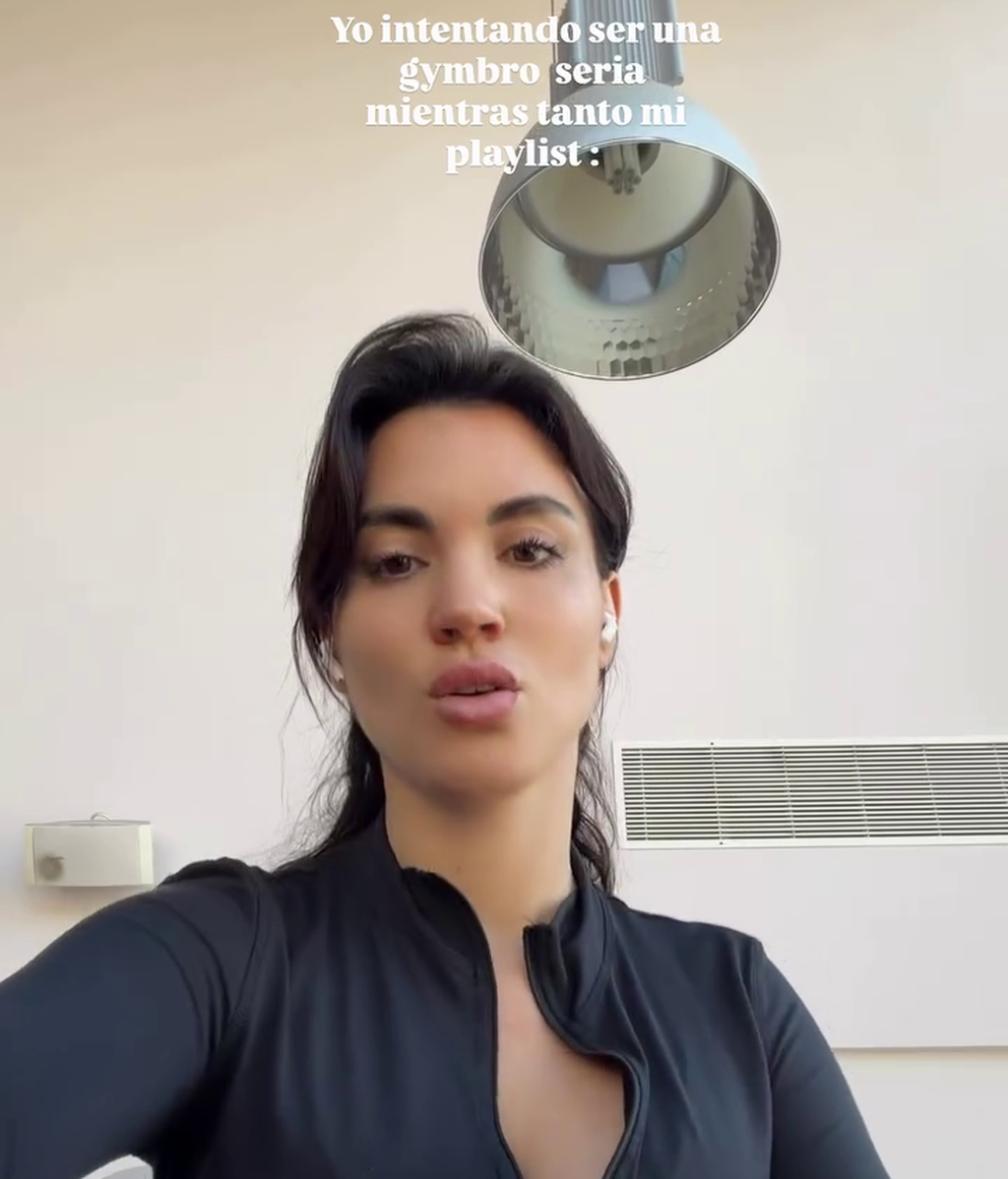 Melodie Peñalver en el gimnasio mientras escucha 'Loba' de Shakira