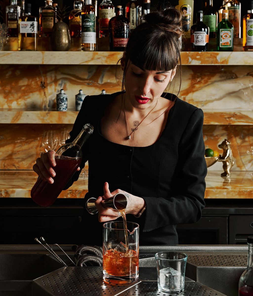 A pesar de ser todo un referente en el desarrollo de bebidas, se sigue considerando una camarera