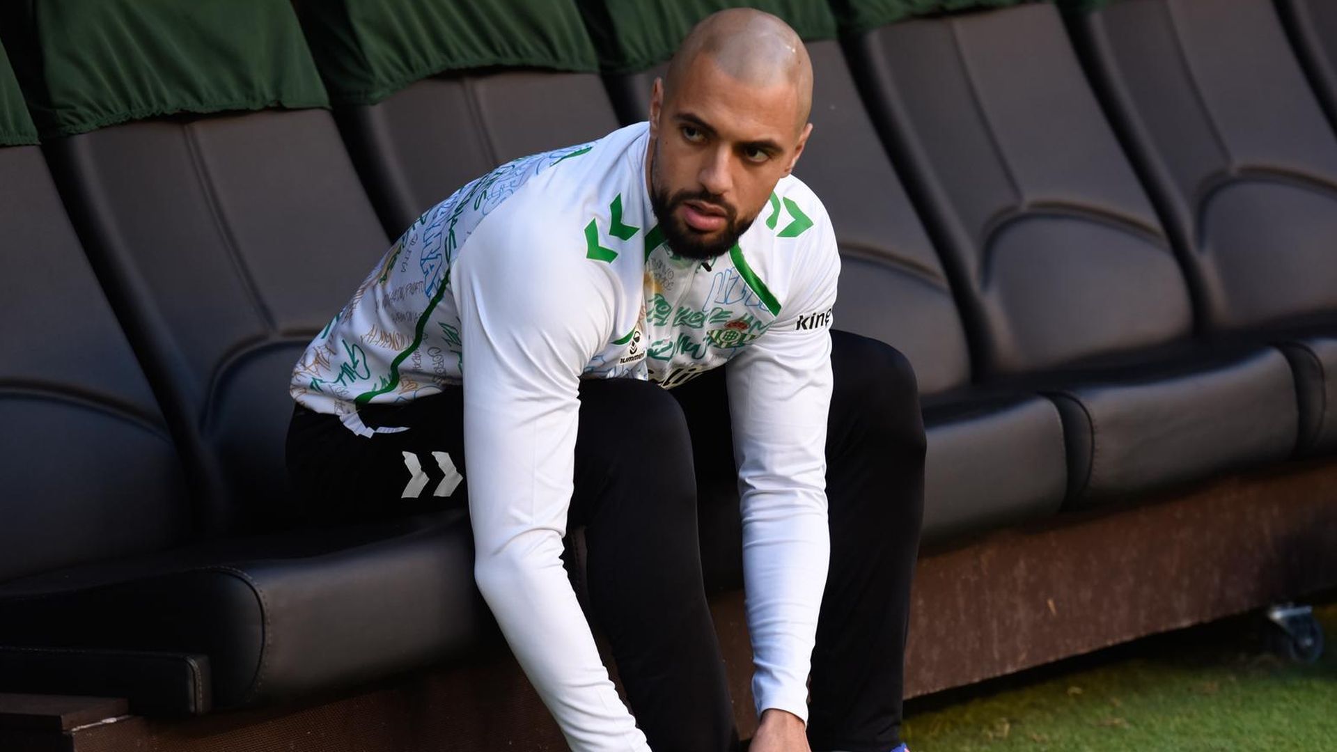 Amrabat, en el banquillo de La Cartuja