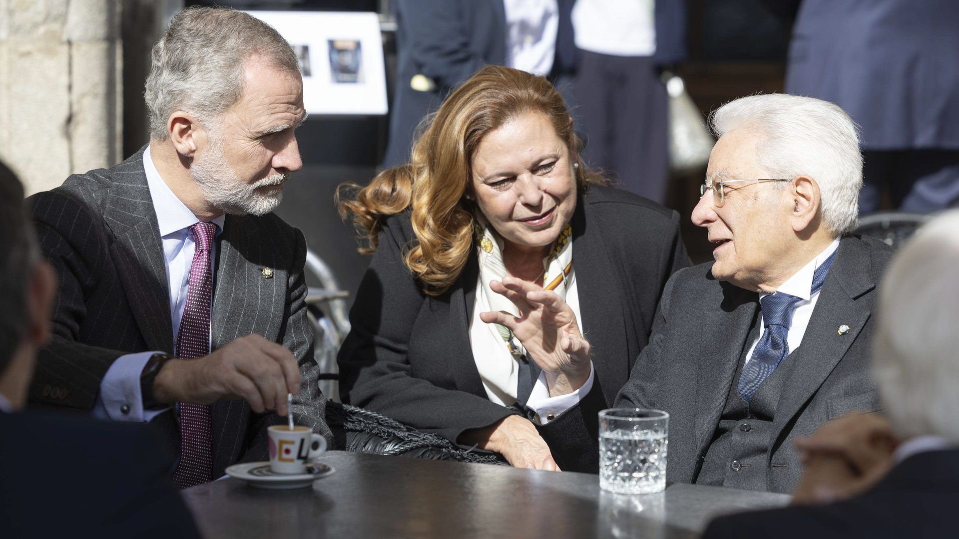 Felipe VI y Sergio Mattarella se han sentado en la terraza de una cafetería en la Plaza Mayor de Salamanca