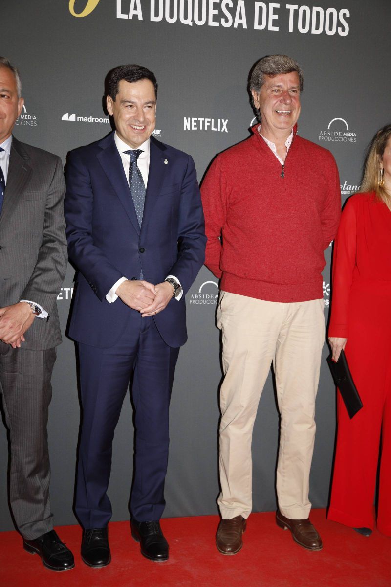 Juanma Moreno Bonilla, en el estreno de 'Cayetana, la duquesa de todos'