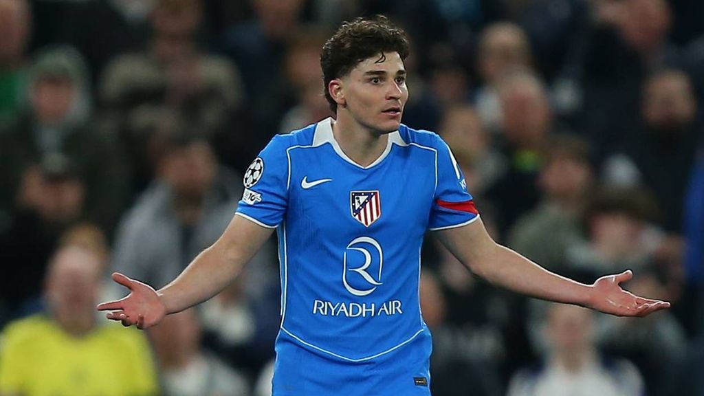 Nacho Peña y la falta de contundencia de Julián Álvarez para hablar de su futuro: "Se ha hecho el longuis"