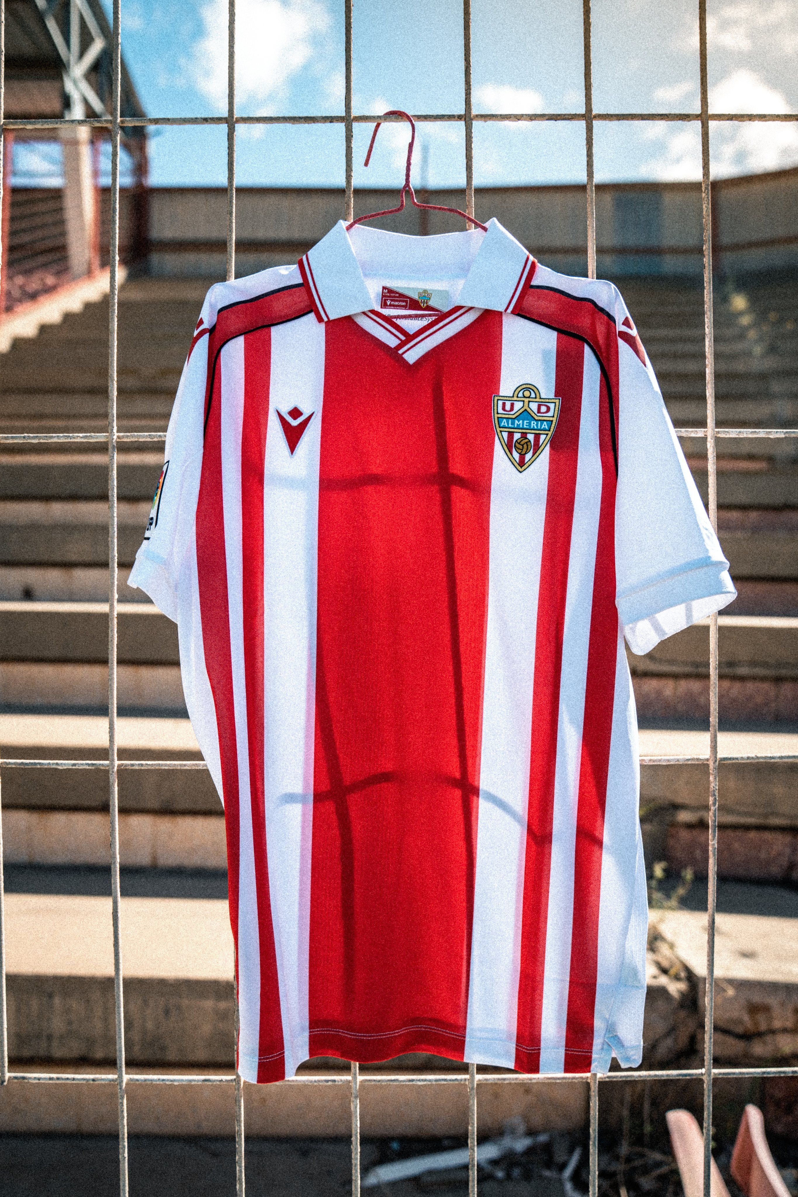 La camiseta retro del Almería