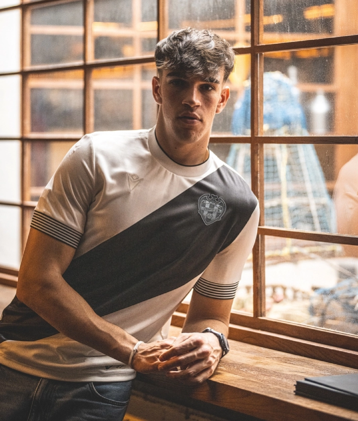 La camiseta retro del Levante